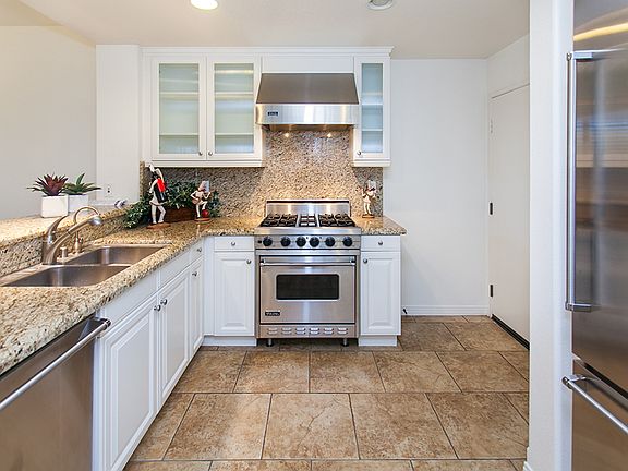 5th image of 433 N Altadena Dr Unit 8