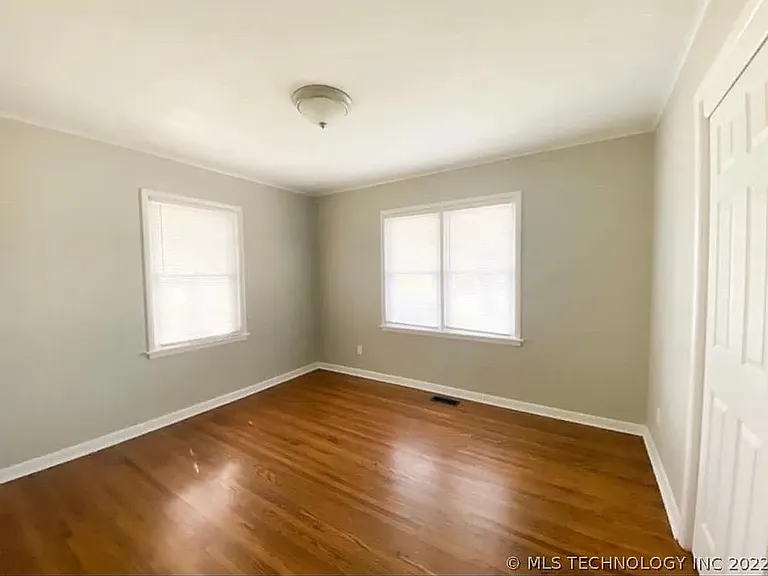 7107 E 9th St — Photo 8