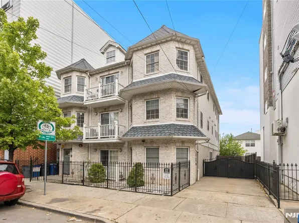 38-40 Norfolk St, Newark, NJ 07103