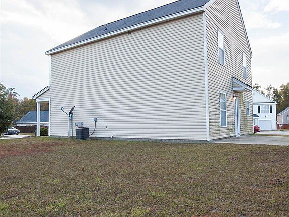 5th image of 1013 Lake Village Dr