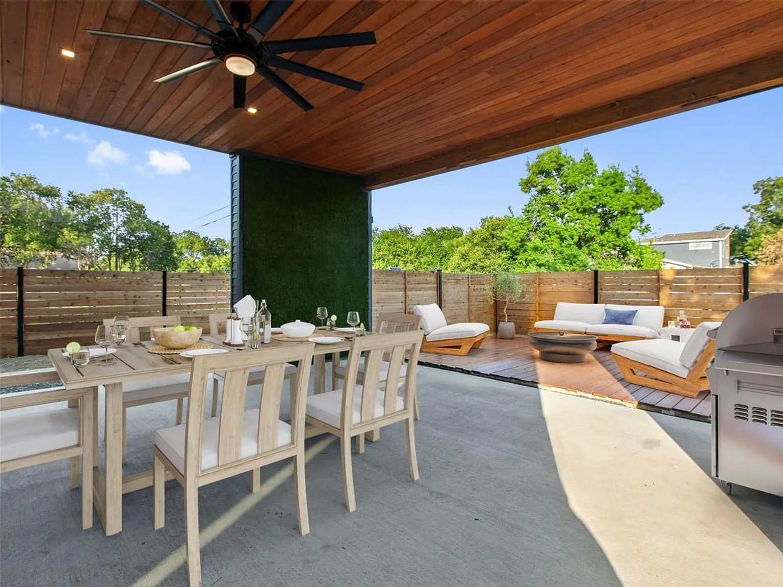 3 bed, 2.5 bath, 1608 sqft, $3,800 — Photo 3