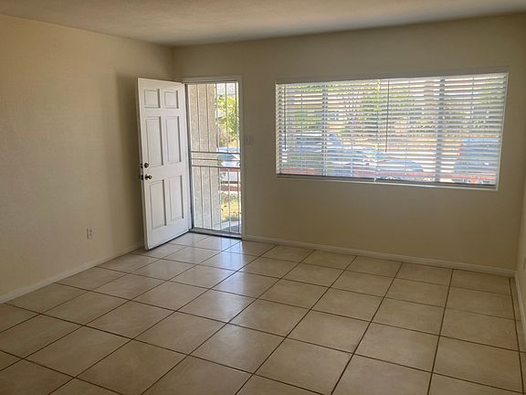 3rd image of 4521 Dakota Dr