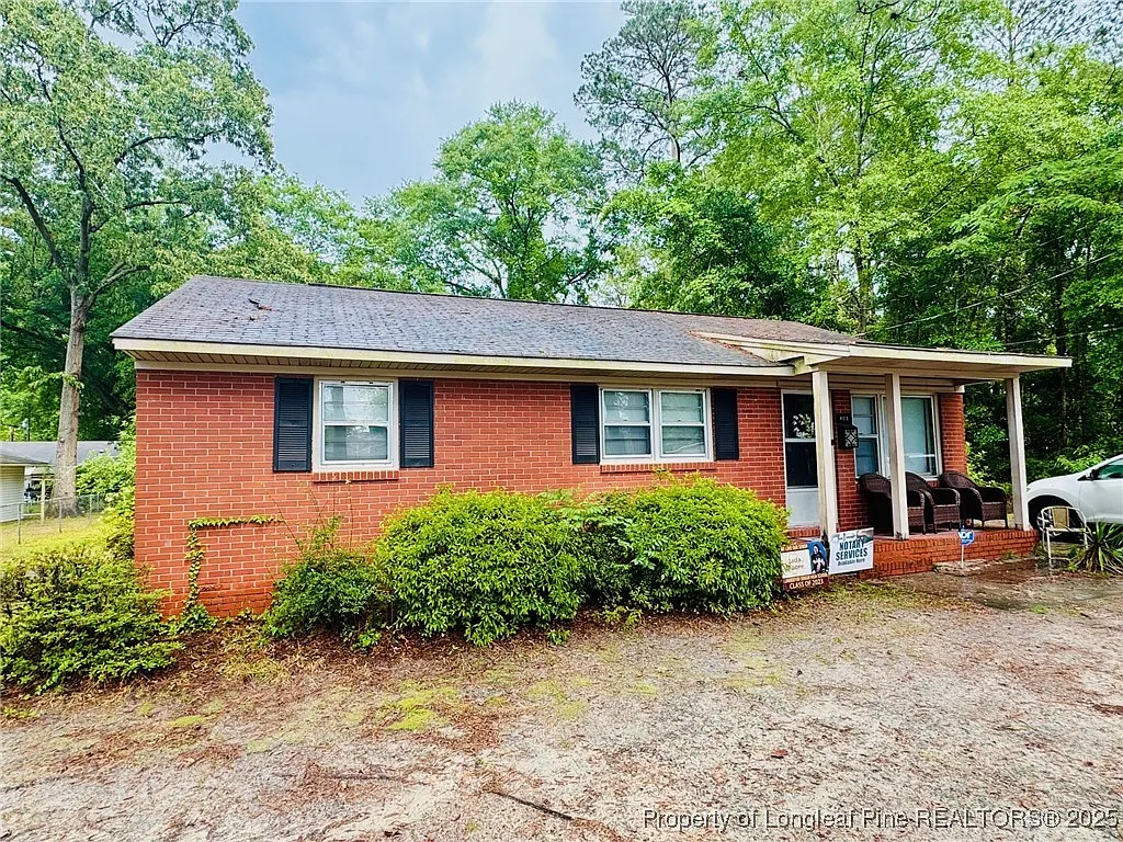 3 bed, 1.0 bath, 1014 sqft, $1,100 — Photo 2