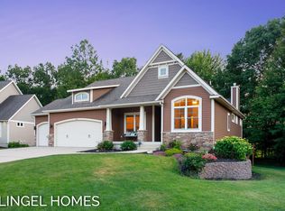 16411 W Willow Dr, Spring Lake, MI 49456