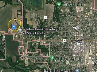 1000 E Locust St, Canton, IL 61520