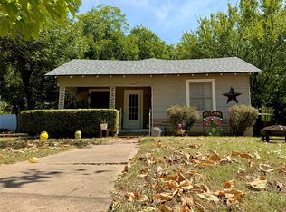 305 Williams Ave, Cleburne, TX 76033