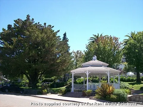 Marin Royal Apartments LLC — Photo 23