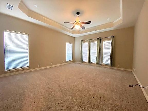 3rd image of 613 Clay Ln