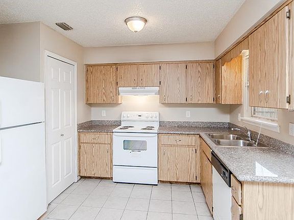 2nd image of 1778 Van Allen Cir