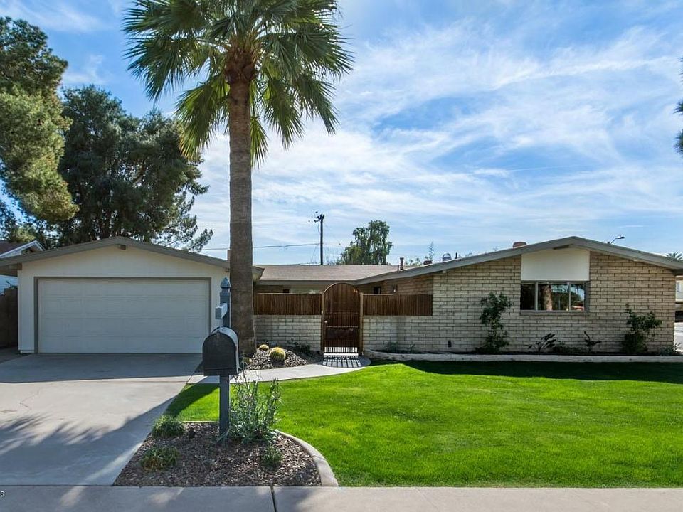 1st image of 101 E El Caminito Dr