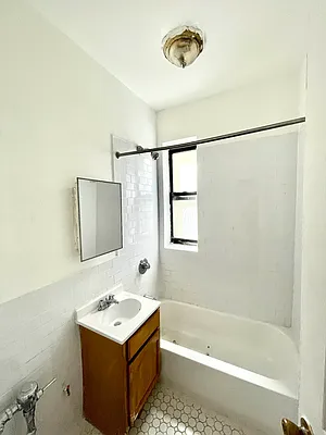 Rented by Pear NYC LLC | media 19