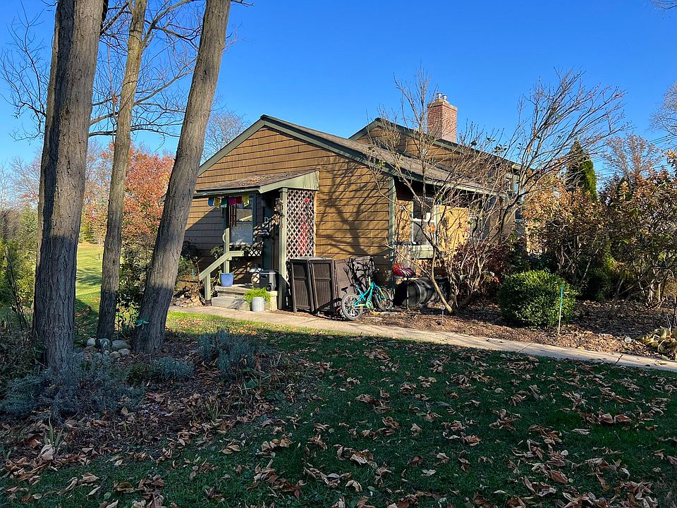 1st image of 2350 Parkwood Ave