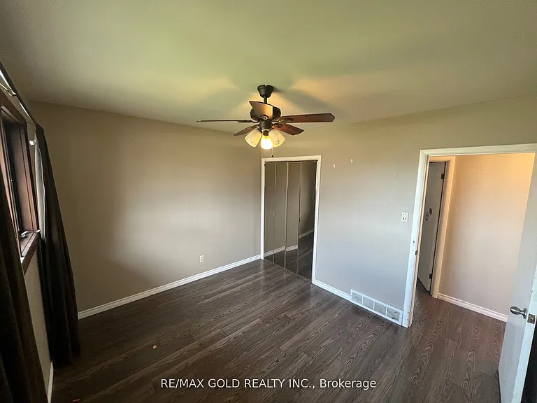 979 Wellington St — Photo 4