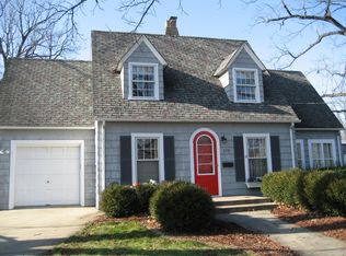 272 N Liberty St, Elgin, IL 60120