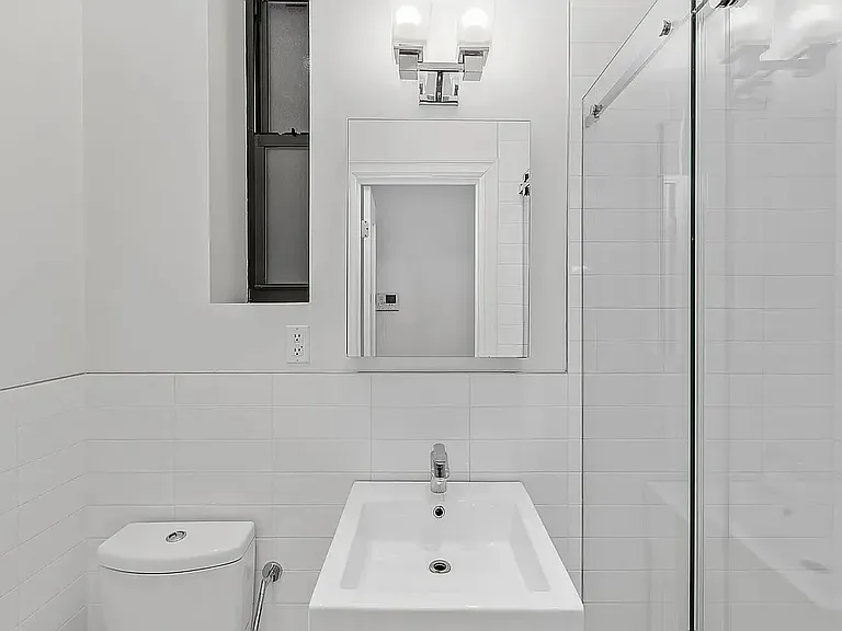 529 E 83rd St #3EE — Photo 7