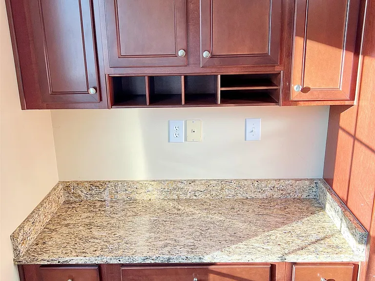 470 Shamrock Dr — Photo 14