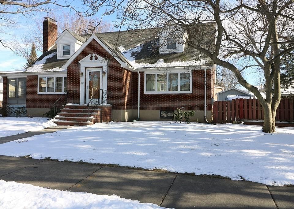 2nd image of 60 Mill St