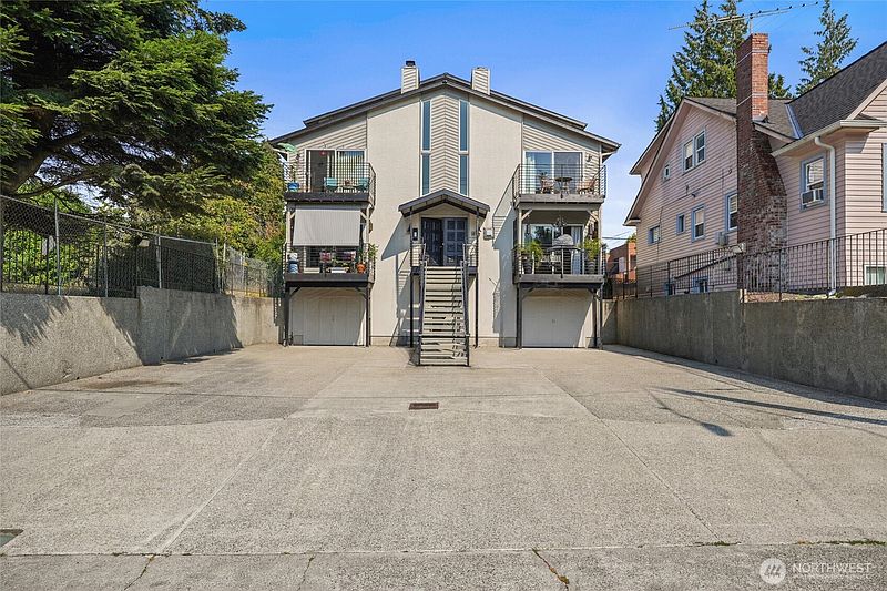 2nd image of 3211 Nassau Street #2