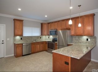 109 Evergreen St UNIT 108, West Babylon, NY 11704