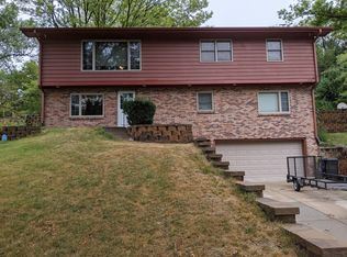 703 Powells Ln, Crescent, IA 51526