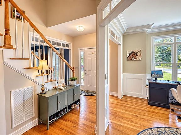 5th image of 74 Colonial Cir NW