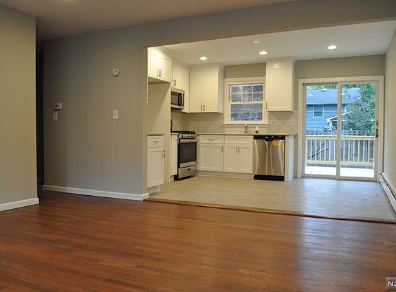 3rd image of 510 Herrmann Ave