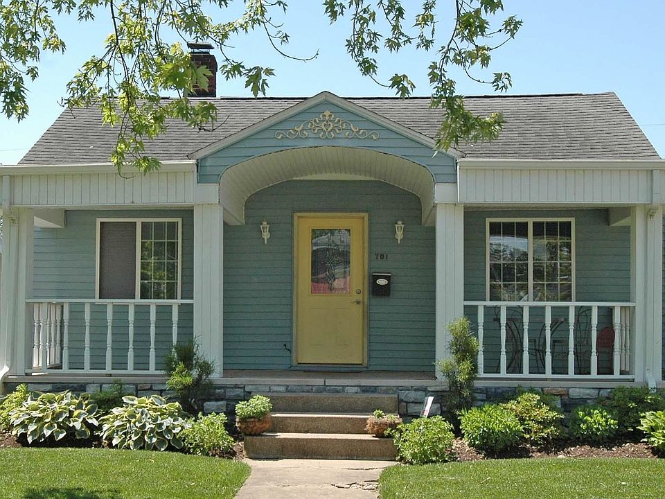 1st image of 701 S 32nd St