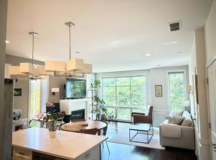 2532 W Irving Park Rd APT 2E, Chicago, IL 60618