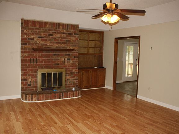 4th image of 214 Woodhaven Dr