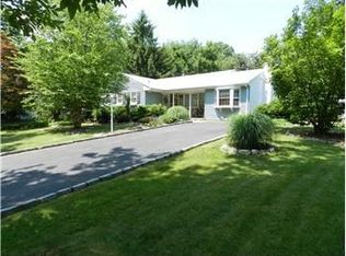 4 Lord Stirling Dr, Parsippany, NJ 07054