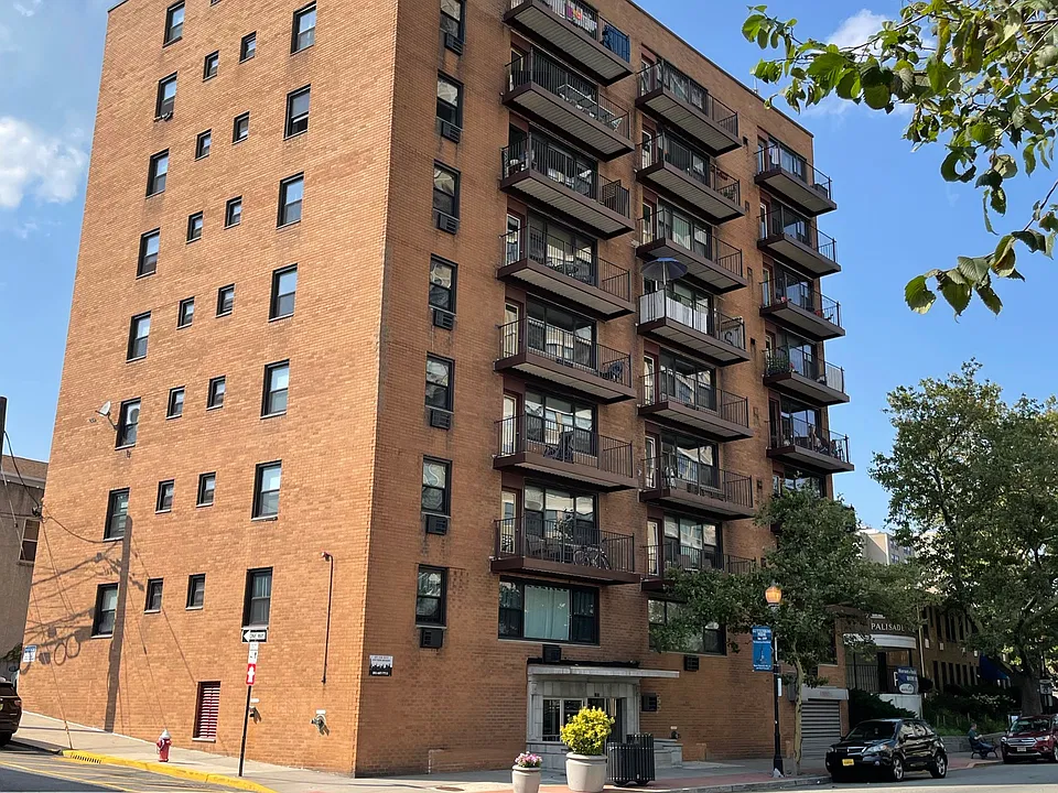 6803 Kennedy Blvd E #74