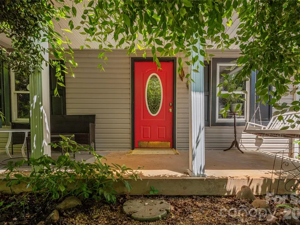 14 Murray Ln, Asheville, NC 28806