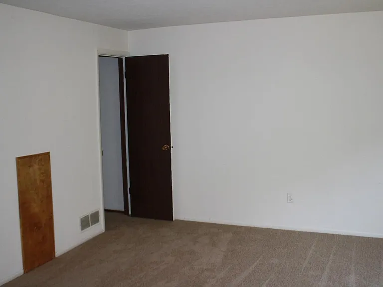 Hampshire Estates Apartments and Self Storage — Photo 15