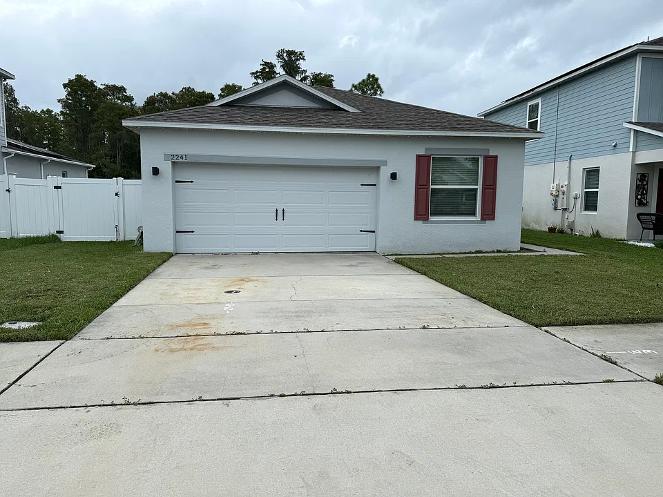 2241 Canyon Breeze Ave