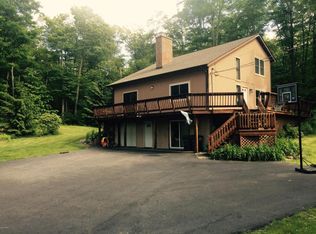 978 Mill Creek Rd, Newfoundland, PA 18445