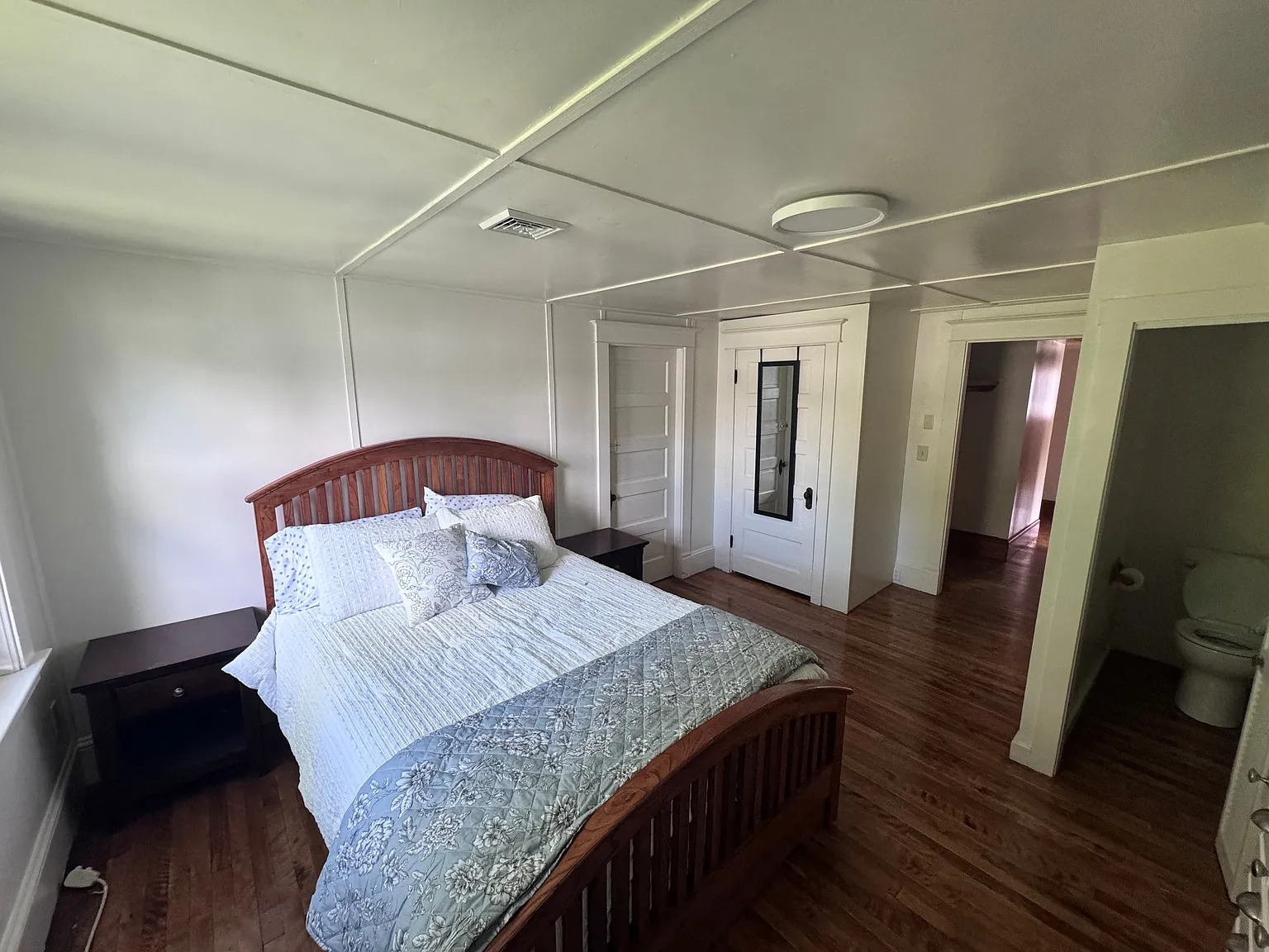 2 bed, 1.5 bath, 930 sqft, $2,600 — Photo 3