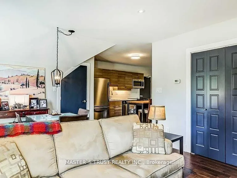 720B Wellington St W — Photo 7