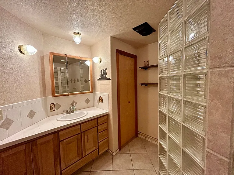 225 Mission View Dr — Photo 17