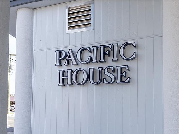 3rd image of 899 Esquimalt Rd #503