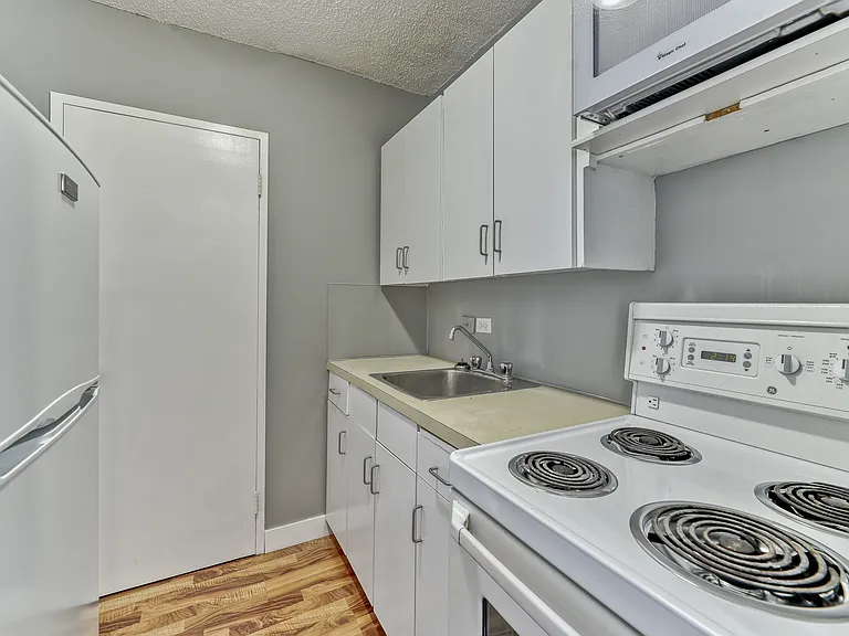 738 14th Ave SW — Photo 25