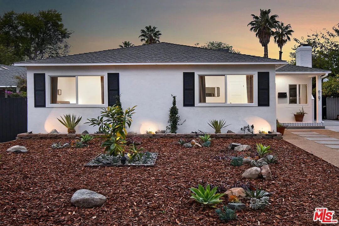 3 bed, 2.0 bath, 1125 sqft, $6,195 — Photo 3
