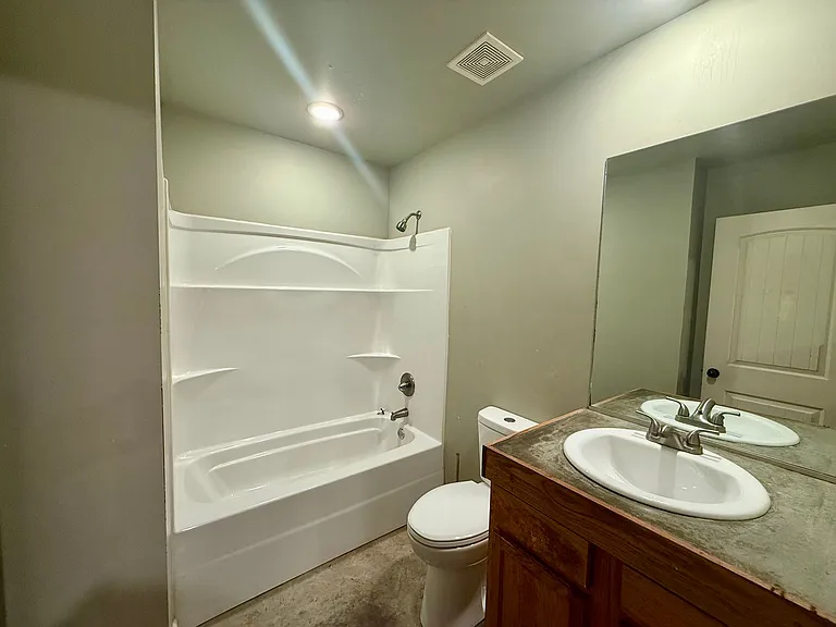 1215 Haltom St — Photo 9
