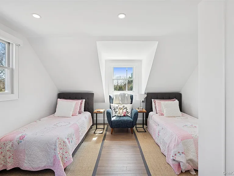 580 Gin Ln — Photo 24