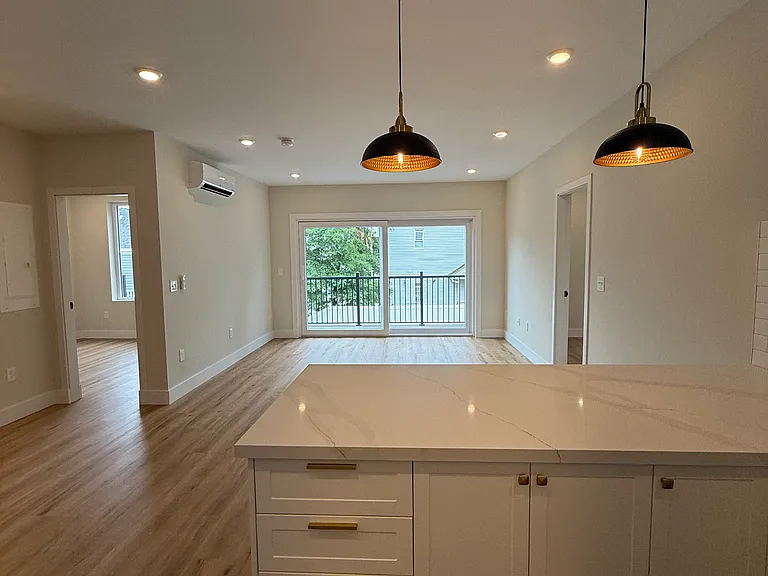 476 Warren St #203 — Photo 11