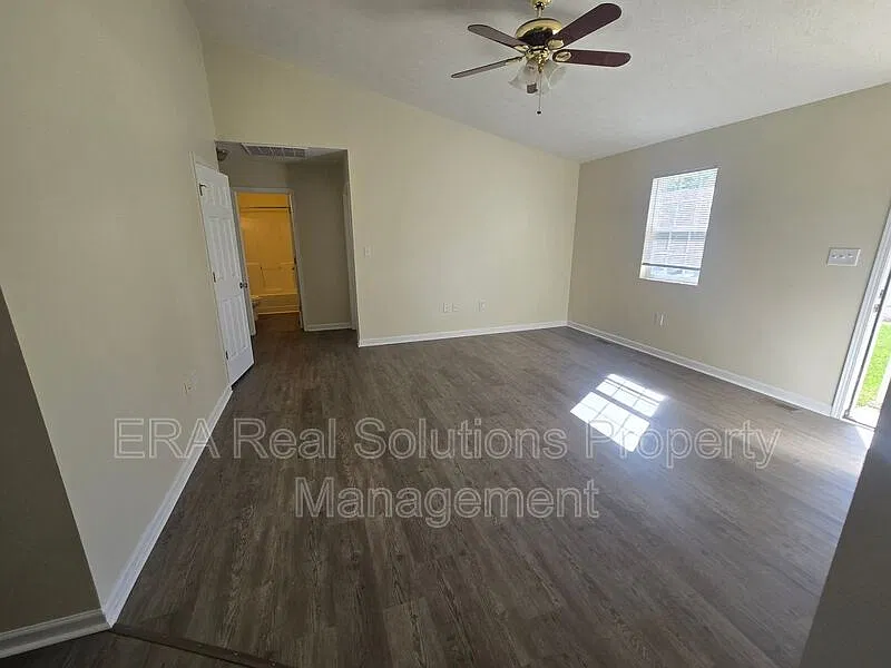 3 bed, 1.5 bath, $1,225 — Photo 3