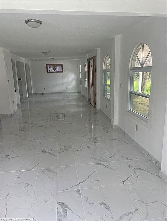 9125 Markland Ln - Property Image