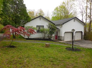 540 Lakeside Rd, Shawangunk, NY 12566