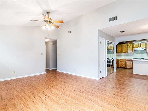 5th image of 1117 Nestling Dr
