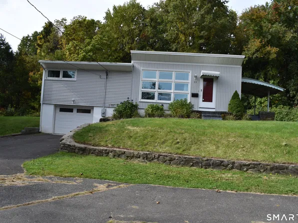 33 Wagon Wheel Ct, Watertown, CT 06779
