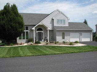 5641 Wynnewood Dr, Laurys Station, PA 18059